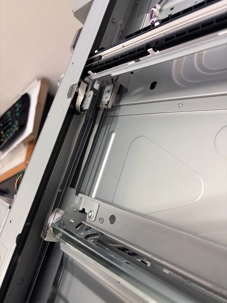 Carrello ottico e guide di scansione della Konica Minolta bizhub 300